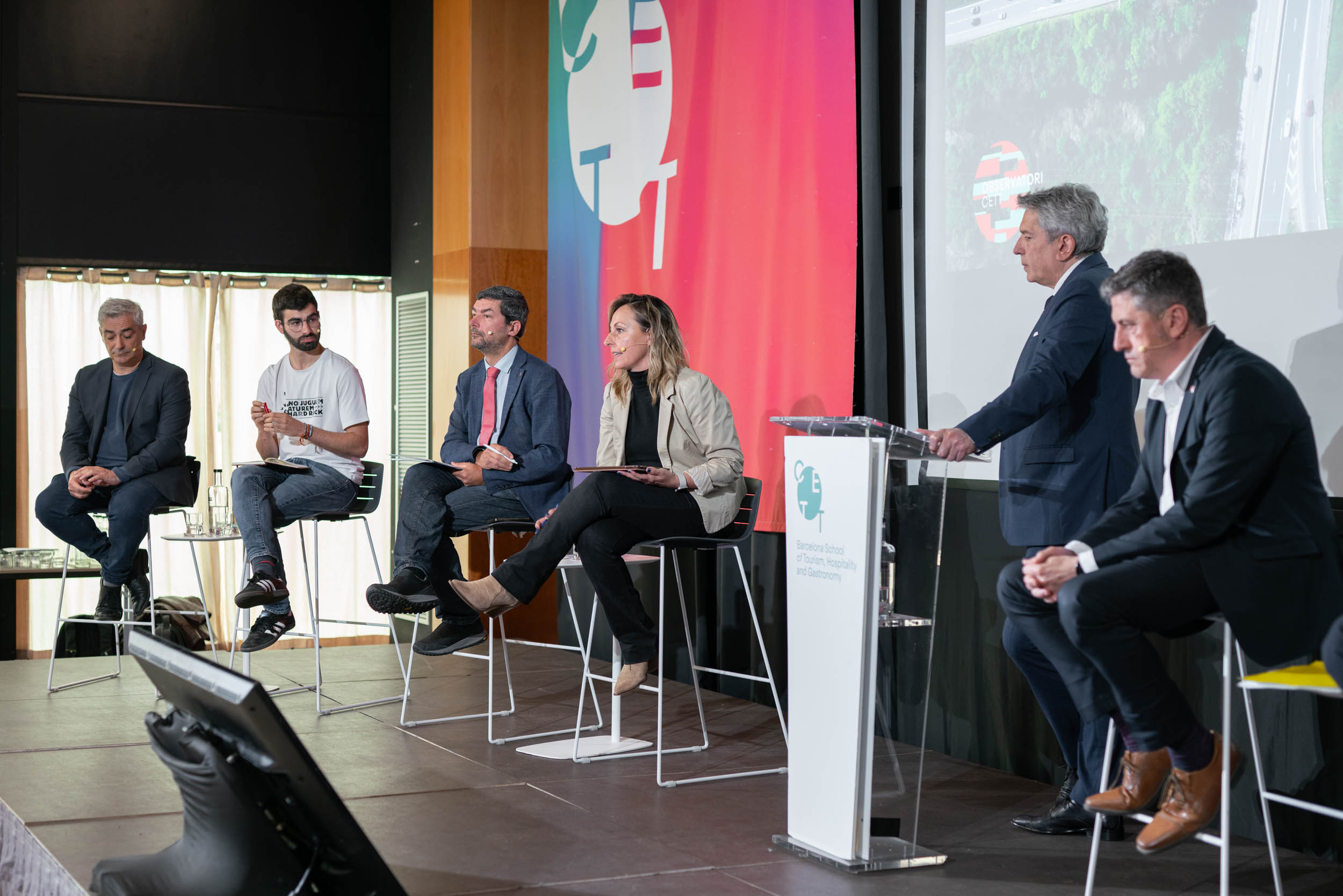 Fotografía de: Los partidos con presencia en el Parlament exponen sus planes sobre el turismo en Cataluña en un debate organizado por el CETT | Observatori CETT